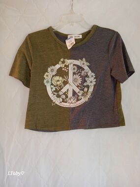 Live Love Two-Tone Olive & Heather Gray Floral Peace Crop Tee